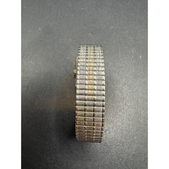 Vintage Helbros Ladies Quartz Silver Tone Tank Watch 377 Stretch Band 21mm - Picture 7 of 10